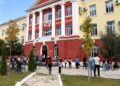 PËRMBYSJA/ Universitetet private po tërheqin studentët me mesataret më të larta