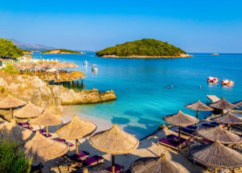 “Huffpost”: Shqipëria ndër destinacionet më të mira për pushime në 2026