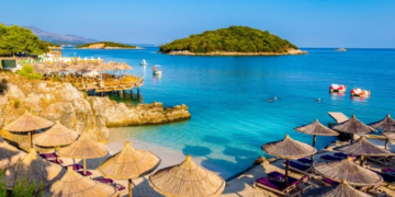 “Huffpost”: Shqipëria ndër destinacionet më të mira për pushime në 2026