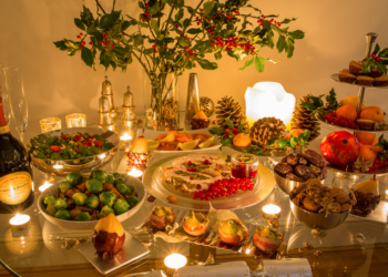 TABELA/ Tavolina e “kripur”, sa do t’i kushtojë familjeve shqiptare darka e Vitit të Ri