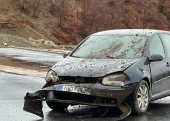 Shembet sërish Qukës-Qafë Plloçë, shpëton mrekullisht shoferi