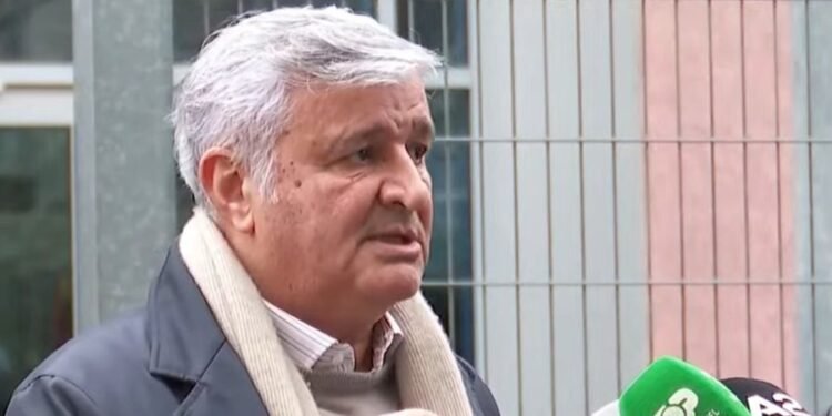 Tha që do kthehej të përballej me drejtësinë/ Avokati Maks Haxhia: Ergys Agasi vetëm nëse është i çmendur të vijë