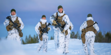 Gjeneralët e Evropës po i paralajmërojnë njerëzit të përgatiten për luftë