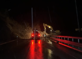 Rrëshqitje masive dherash, bllokohet aksi Qukës – Qafë Plloçë