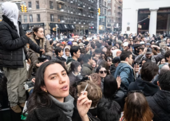 Pse të rinjtë po lënë “vape” dhe po i kthehen cigareve tradicionale
