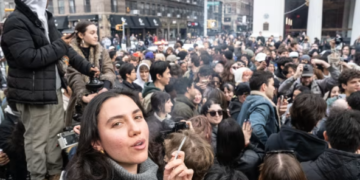 Pse të rinjtë po lënë “vape” dhe po i kthehen cigareve tradicionale