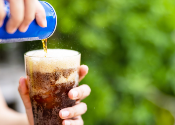 OBSH: Pijet e lira me sheqer po dëmtojnë shëndetin global