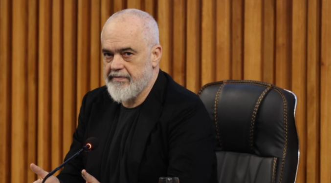 “Studentët e Tiranës do strehohen në Durrës”, Rama: Lehtësohen nga qiratë larta të kryeqytetit, i ndihmon edhe treni