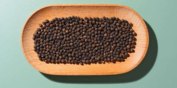 Vlerat e piperit të zi dhe vajit të ullirit që nuk i keni ditur