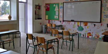 Alarm nga moti i keq, mbyllen shkollat në Athinë