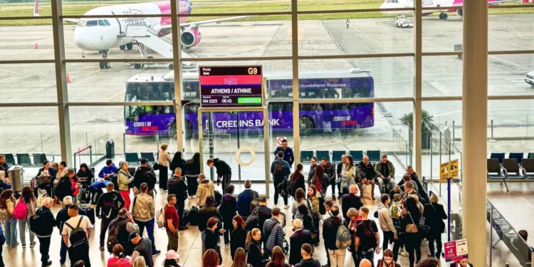 REKORDI/ Mbi 11.6 milionë pasagjerë fluturuan nga dhe drejt Aeroportit Ndërkombëtar të Tiranës gjatë 2025