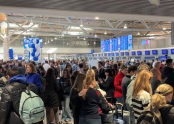 Kaos me fluturimet, mbyllet hapësira ajrore e Greqisë