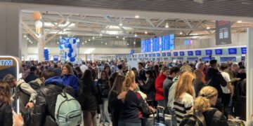 Kaos me fluturimet, mbyllet hapësira ajrore e Greqisë