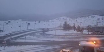 Pas shiut vjen dëbora, nisin reshjet në disa zona të vendit