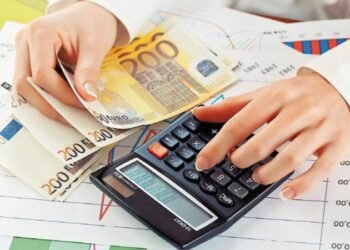 Nga Greqia në Irlandë, e vendet arabe, shqiptarët që punojnë jashtë fituan 663 mln euro në 2024