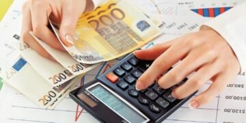 Nga Greqia në Irlandë, e vendet arabe, shqiptarët që punojnë jashtë fituan 663 mln euro në 2024