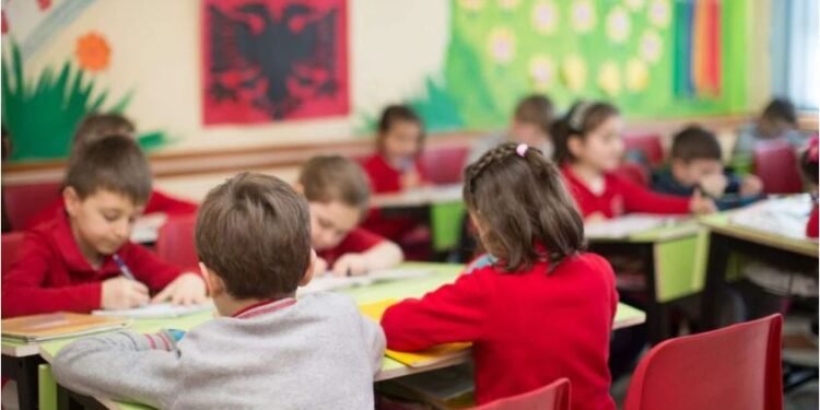 Kompensimi për arsimin e fëmijëve, skema që përjashton familjet shqiptare