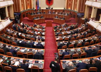 Kuvendi miraton me 110 vota aderimin e Shqipërisë në Bordin e Paqes