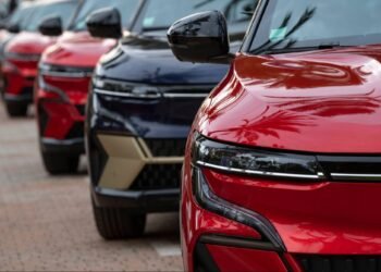 HISTORIKE/ Shitja e makinave elektrike tejkalon ato me djegie të brendshme në BE