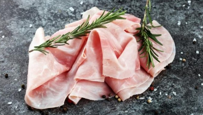 OBSH: Proshuta e përpunuar është kancerogjene për njerëzit