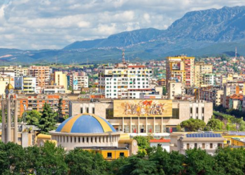 “Daily Express” rekomandon Tiranën: Disa arsye pse duhet ta vizitoni në 2026-n