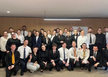 Ryanair tregon profesionalizmin e trajnimit të ekuipazhit të kabinës me një normë suksesi 100 për qind në bazën e re me katër avionë në Tiranë