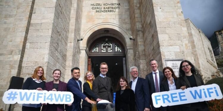 Nis zbatimi i WiFi4WB në Shqipëri, internet publik falas në 61 bashki në kuadër të integrimit digjital