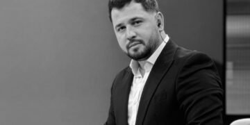 Korça vdiq! Të rrojnë fëmijët (politikanët) Po si ta shpjegojmë anglisht këtë?!