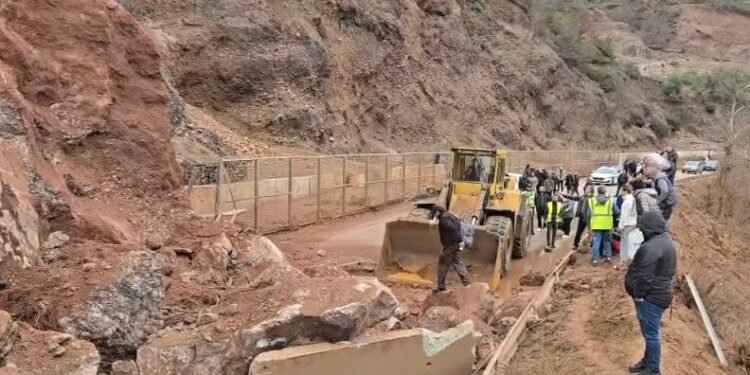 ARRSH njofton rikthimin e normalitetit në rrugën Korçë-Librazhd