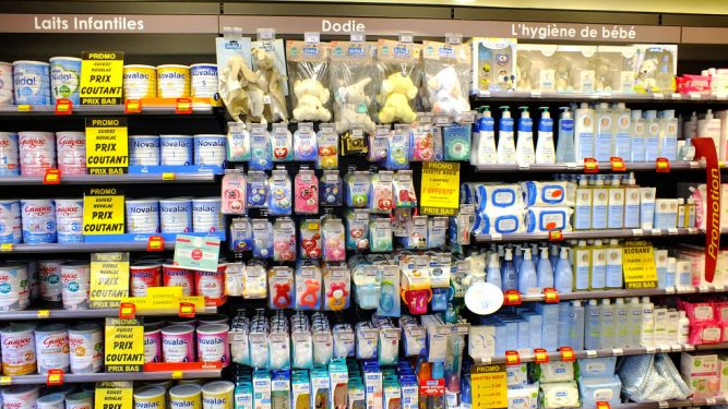 BE vendos një limit për toksinat pas tërheqjes së qumështit formulë nga tregu