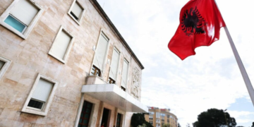 Qeveria miraton indeksimin e pagave për disa kategori, kush përfiton