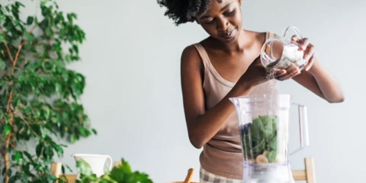 Vaji i ullirit dhe lëngu i kockave. A funksionojnë vërtet këto ushqime virale për mirëqenien e zorrëve?!