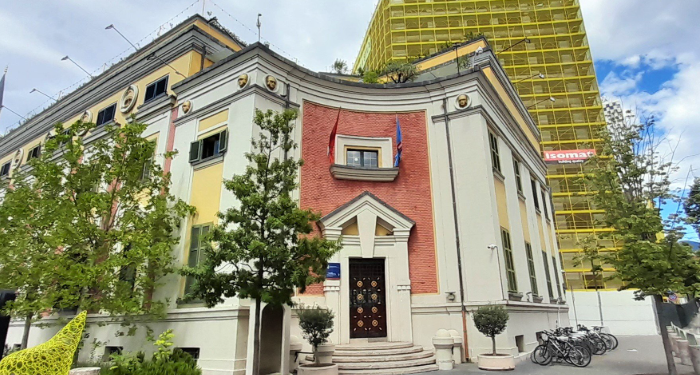 Rritje pagash dhe indeksim për administratën e bashkive, kush përfiton nga drejtuesit të specialistët