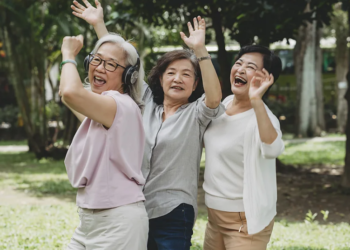 Tingujt bëhen “ilaç”, fuqia e muzikës për trurin dhe shëndetin