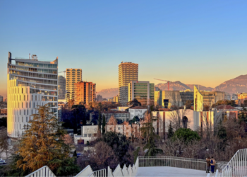 Në Tiranën e kullave dhe furisë së ndërtimit