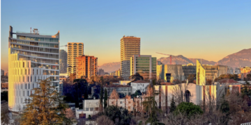 Në Tiranën e kullave dhe furisë së ndërtimit