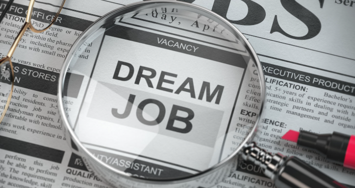 Pse kompanitë publikojnë njoftime të rreme pune?