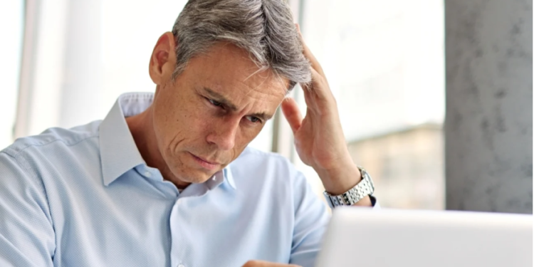 Këto kimikate përshpejtojnë plakjen biologjike tek burrat e moshës së mesme