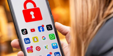 Një tjetër shtet europian do të ndalojë rrjetet sociale për të miturit nën 15 vjeç