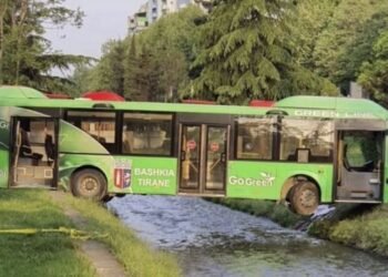 Tirana, nga fundi i listës në Europë për transport publik