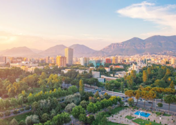 “Wom Travel”: Shqipëria, destinacioni më “hot” i Evropës, çmime të ulëta dhe rekord turistësh