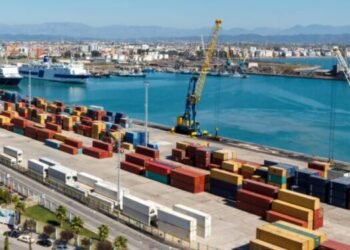 Eksportet, largimi i kompanive tkurr fasonin; industria automotive e vetmja me rritje