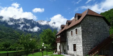 “Travelbinger”: Harrojeni Italinë! Shqipëria ofron të njëjtën magji mesdhetare me një kosto më të ulët