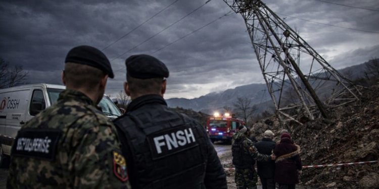 Problemet në rrugën Librazhd-Përrenjas lënë pa energji disa fshatra në zonë