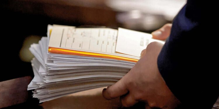 75% e shqiptarëve çojnë për faturat publike deri në 10-50% të buxhetit mujor