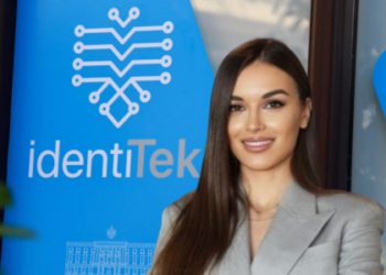 Shkarkohet drejtoresha e IdentiTek, Freskida Halilaj