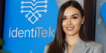 Shkarkohet drejtoresha e IdentiTek, Freskida Halilaj