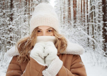 Sekreti i rënies së flokëve në dimër që shumica e neglizhojnë