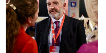 Blendi Klosi: Pushtetet janë të ndara, Gjykata ( e pazgjedhur nga populli) s’mund të pezullojë një ministër