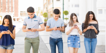 Studimi ngre alarmin për Gjeneratën Z, pse janë më pak inteligjentët